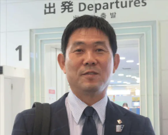 AG体育官网-天赋异禀？森保一：我同时用三个屏幕看比赛考察球员