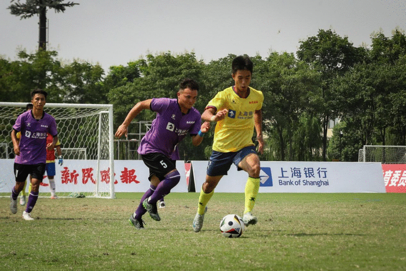 AG体育官网-谢晖、武磊惊喜现身，“晚报杯”八大赛区共谱青春足球故事